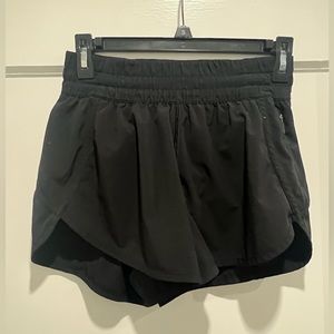 Lululemon High Rise Track That shorts 3” - size 6